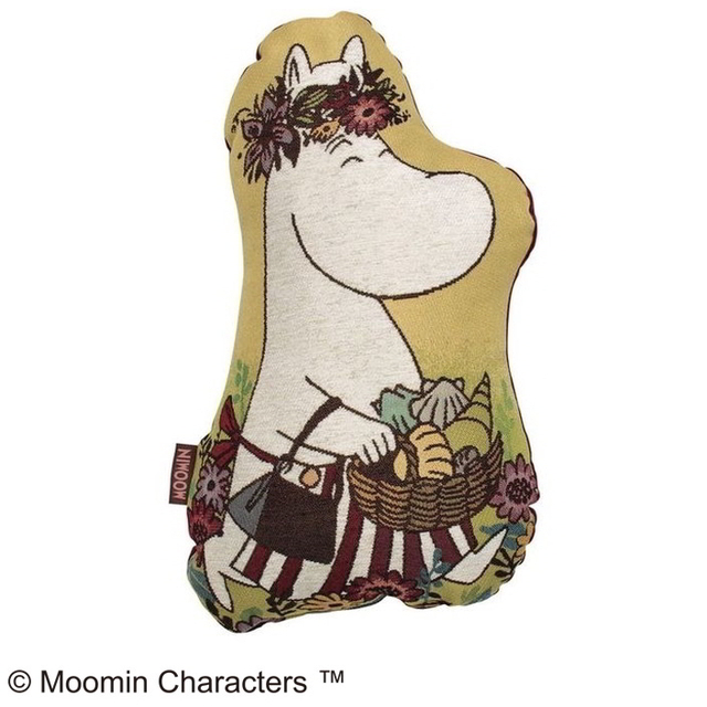 Moomin ムーミンママ 花かんむり ダイカットクッション タオル製品をはじめ 寝装品 贈答品 インテリア 雑貨等に至るまで幅広い繊維製品の商品企画 製造 卸販売業務 及び貿易業務を行う総合商社 丸眞株式会社が運営する会員制卸売りサイトです