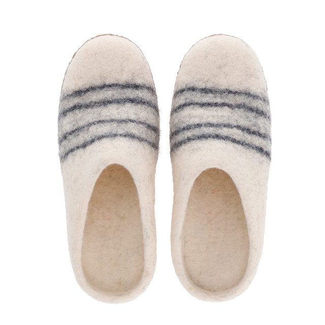 ネパール フェルト雑貨 ぽかぽかルームシューズ （ブラックボーダー) S/M/L